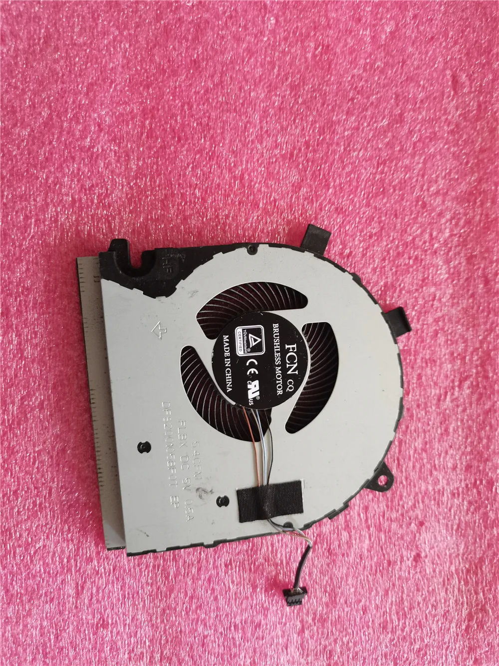 

Для D Dell Inspiron 15 7590 7591 2-в-1 FAN WVCTX 155C5