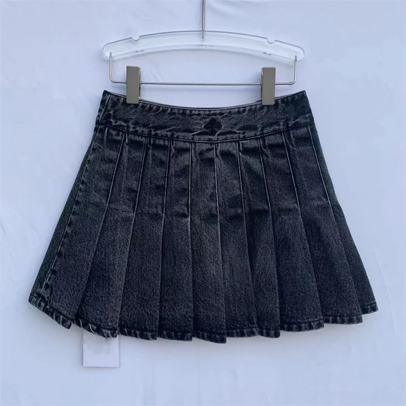 

Women High Waist A-Line Pleated Denim Skirts Preppy Kawaii Young Style Vintage Faddish with Button Decorations 2022 Summer