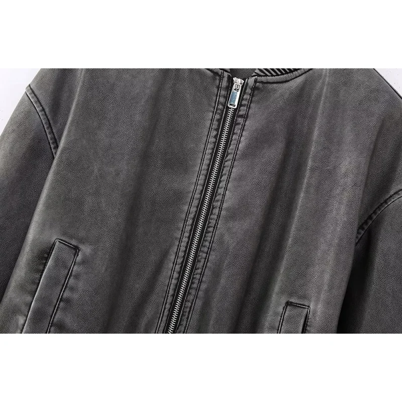 Рисунок 3 - Куртка-бомбер женская с карманами