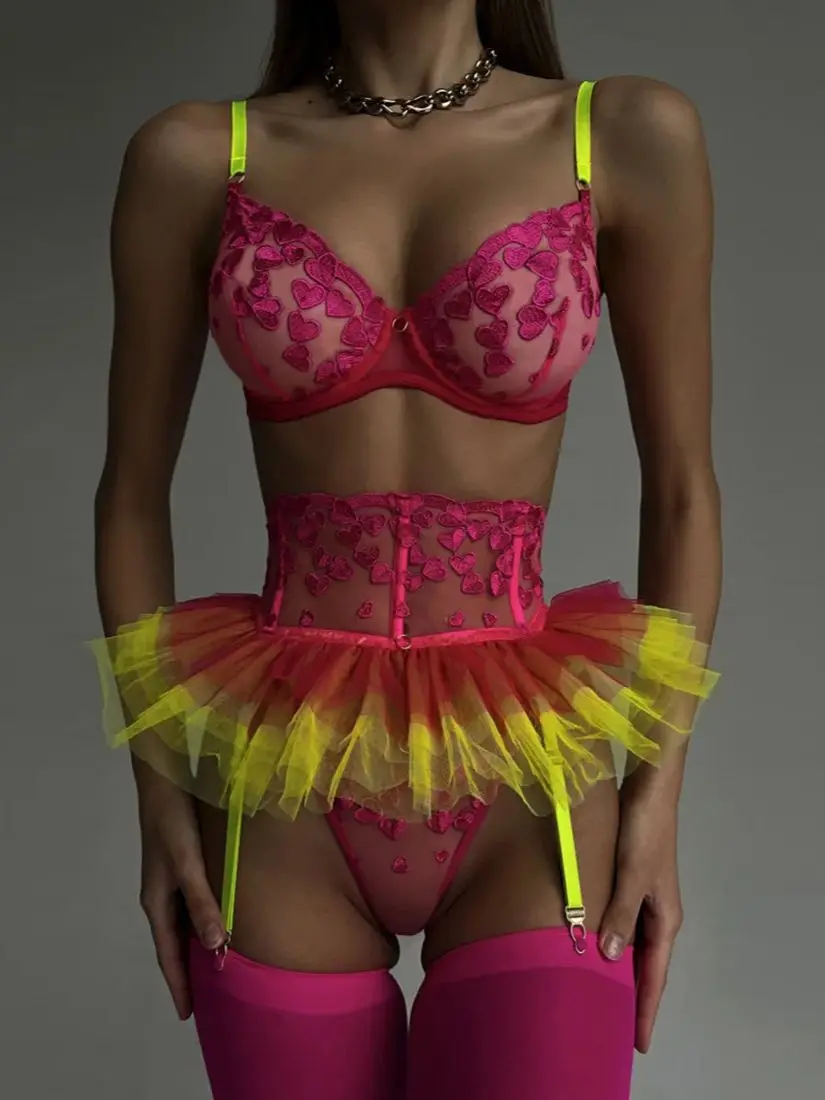 

Lady's Fantasy Ruffle Heavy Embroidery Heart Lingerie Set Sexy Honeymoon Underwear Women 3 Pieces Intimate Desire Hot Girl 18