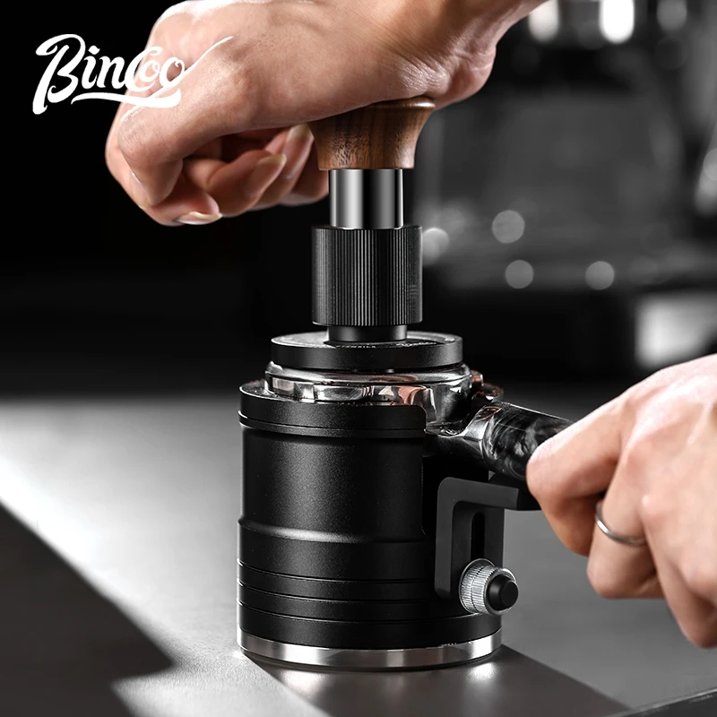 Фото Подставка для кофейных инструментов Bincoo Professional, алюминиевая, круглая, универсальная (51/58 мм), служит основанием для темперовки и подставкой для портафильтра, компактный дизайн. №5
