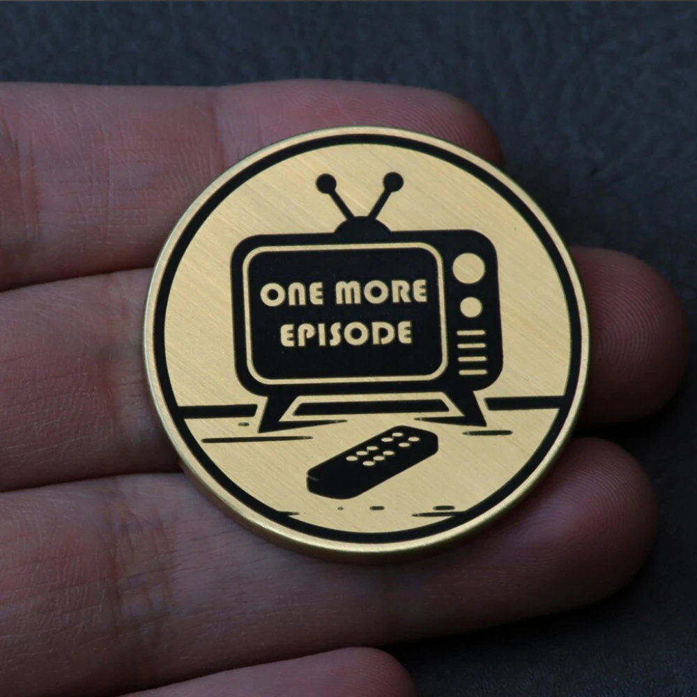 Откидывающаяся монета за 15 долларов еще один эпизод против сна Подарочный и