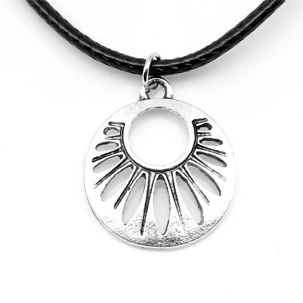 

1pcs Antique Silver Color 19x23mm Hollow Leaves Necklace Handmade Jewerly Diy