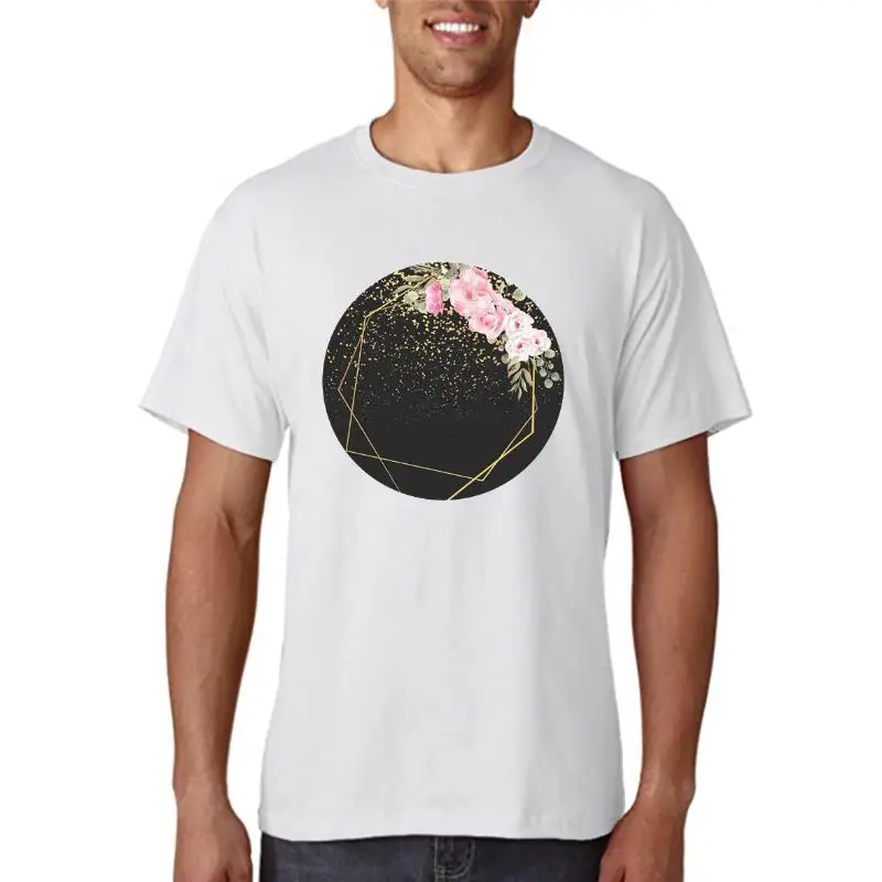 

Женская летняя футболка с цветочным принтом и коротким рукавом