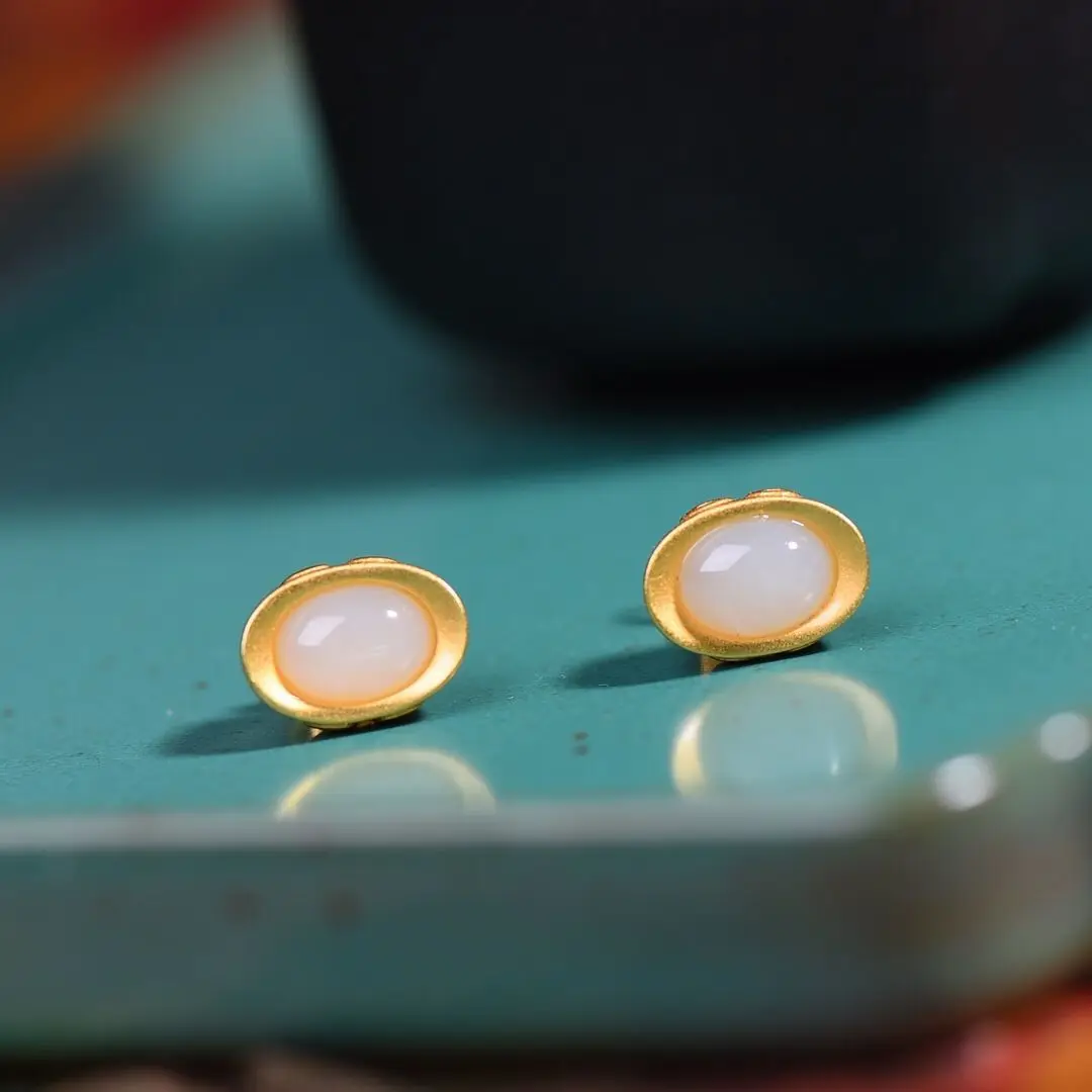 Серьги из серебра 925 пробы с белым нефритом и листьями | Украшения аксессуары