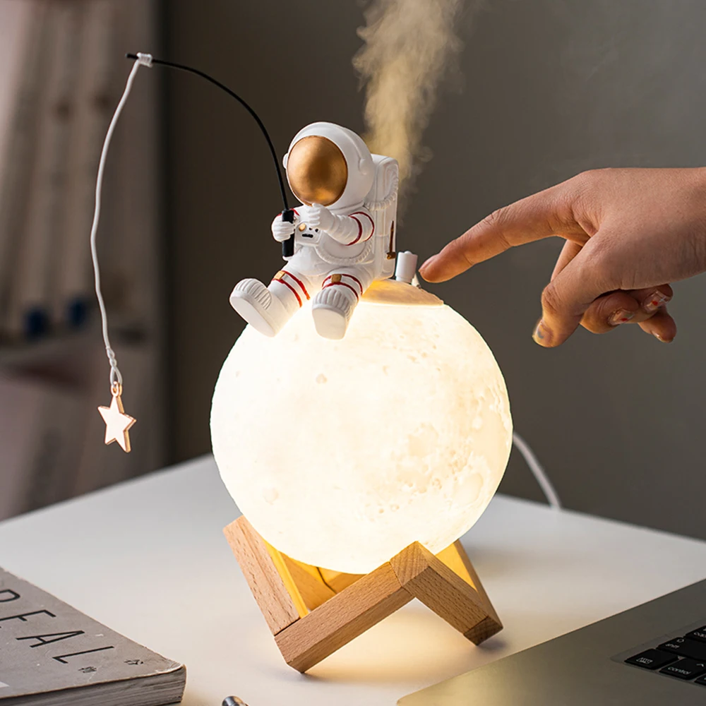 

Astronaut Figurines Home Decoration Resin Space Man Miniature Night Light Humidifier Cold Fog Machine Accessories Birthday Gifts