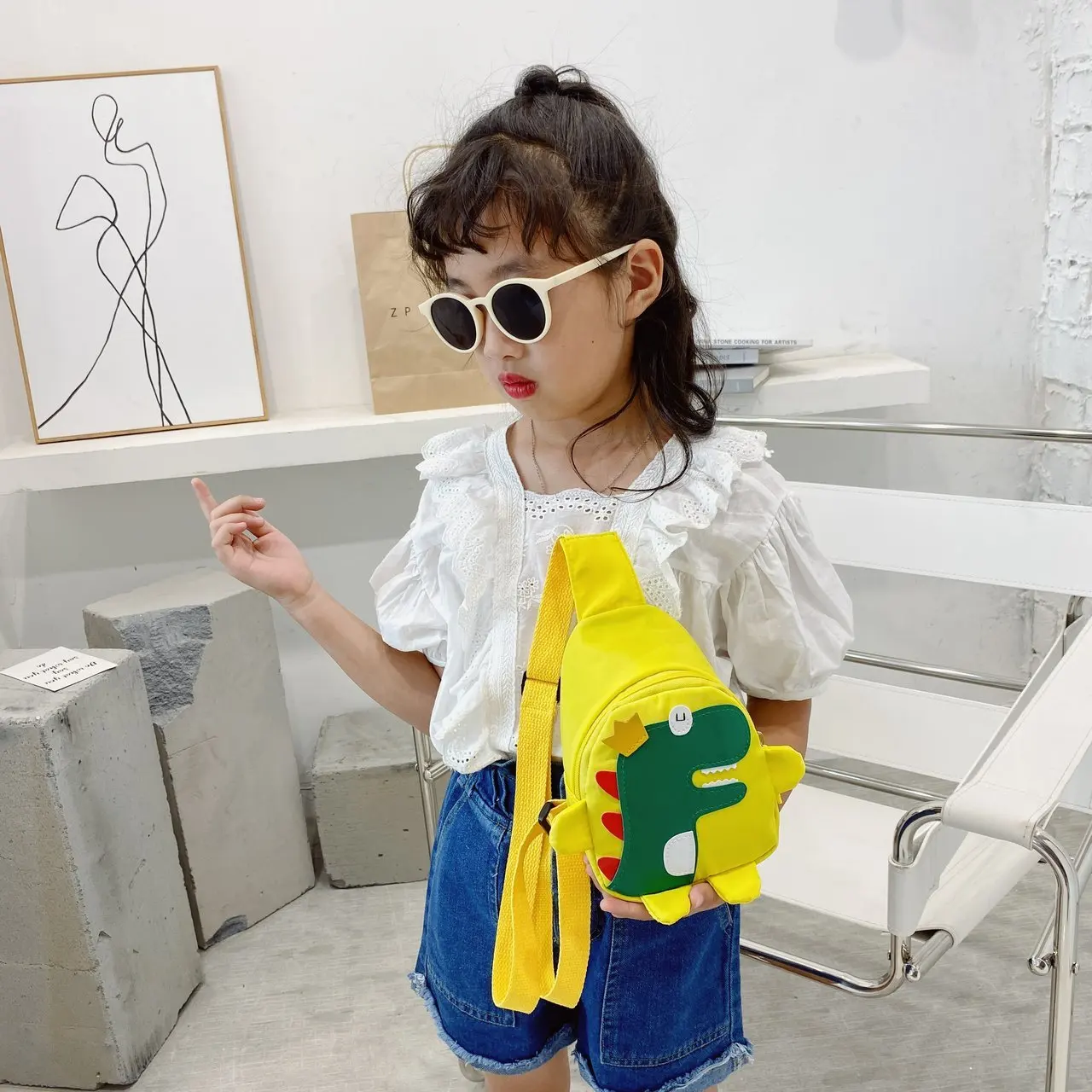 

2023 New Nylon Dinosaur Children's Chest Messenger Bag Cute Foreign Style Kindergarten Student Baby Shoulder Bag