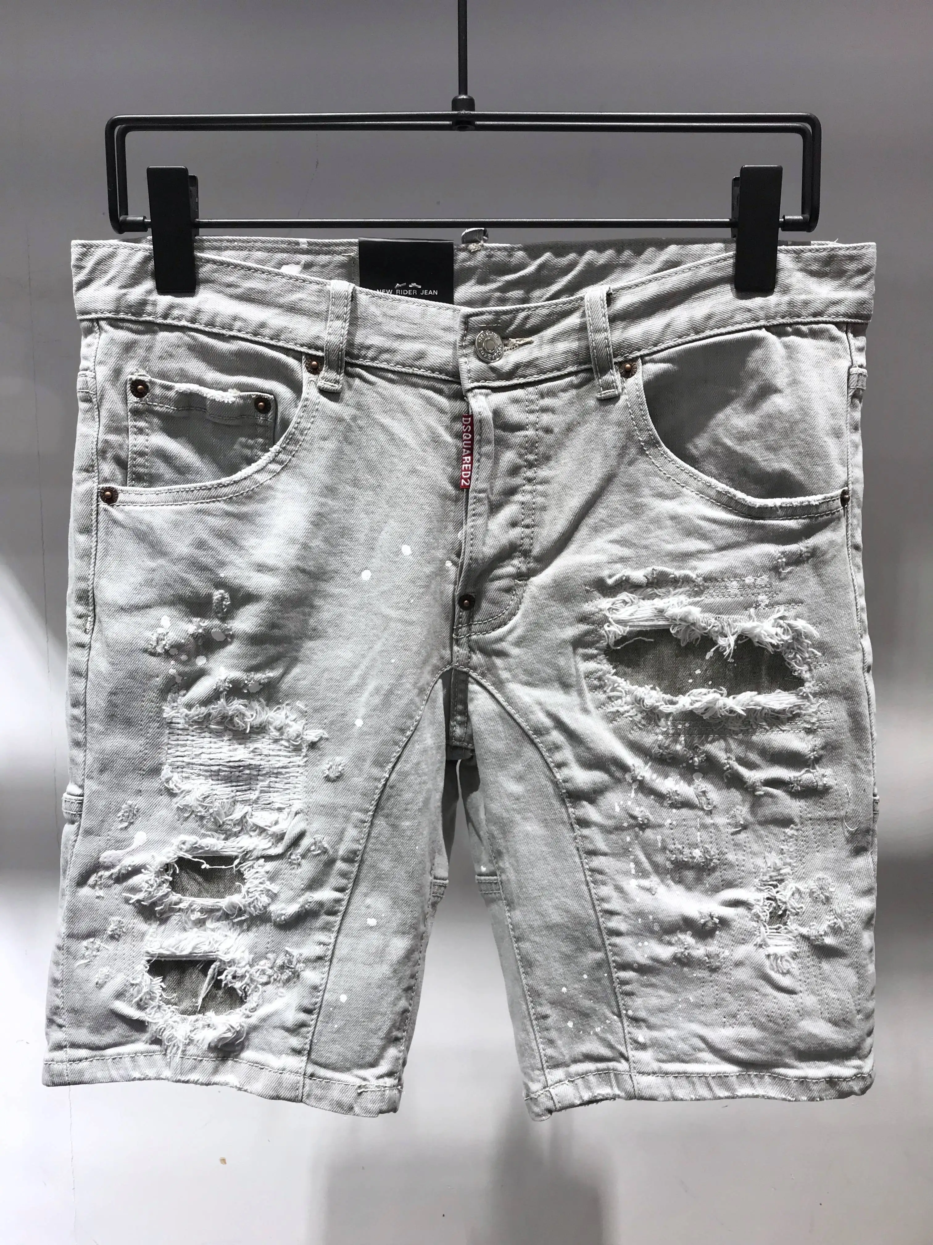 

DSQUARED2 New Couple Denim Fashion Shorts Summer Casual Slim DSQ Printed Ripped Shorts Hip Hop Chain Denim Shorts A229