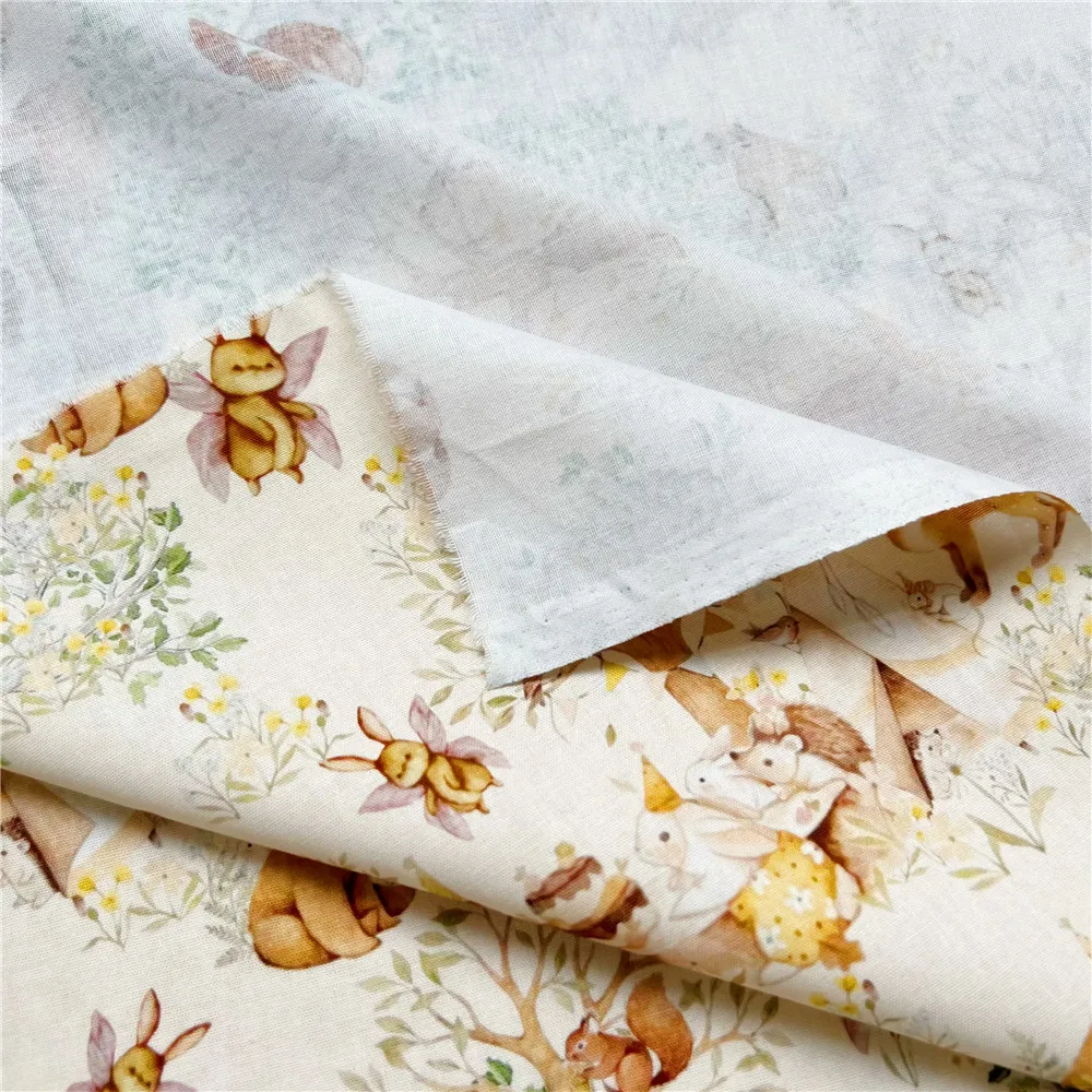 Хлопчатобумажная ткань с лесными животными и белками для шитья квилтинга