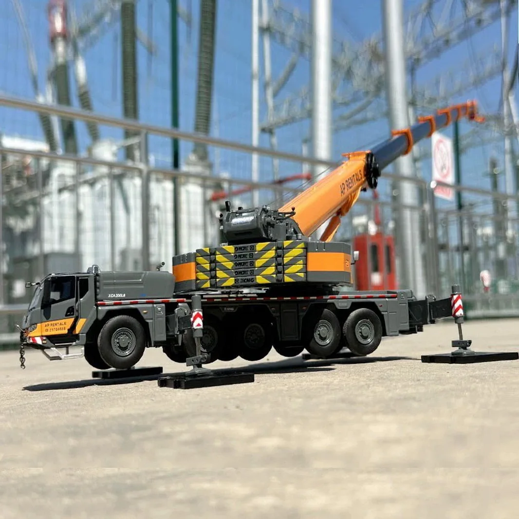 Коллекционная модель вездеходного крана XCMG XCA200L8 масштаба 1/50 коллекционная