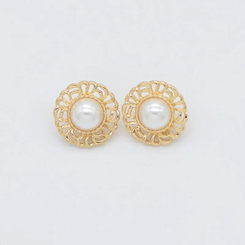 

Round Alloy Pearl Ear Clip New Fashion Gold Hollow Out Fancy Boutique Girl Gift