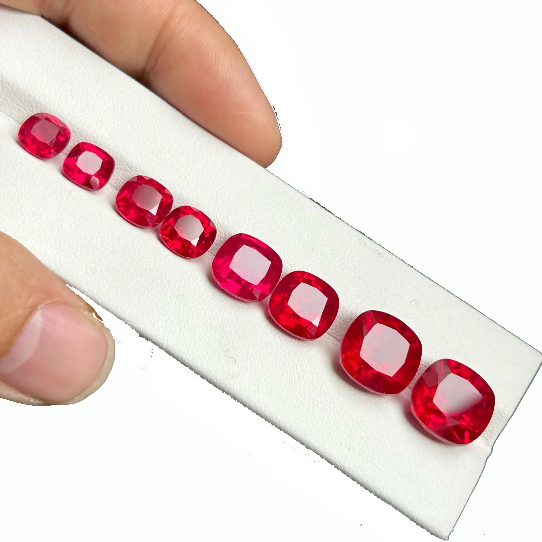 

Синтетические голубь, размеры от 7 до 12x12 мм