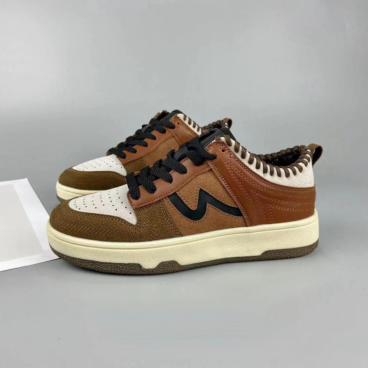 

Новинка лета 2023, модная женская спортивная обувь для отдыха, универсальные Обучающие моральные туфли, женская дизайнерская обувь