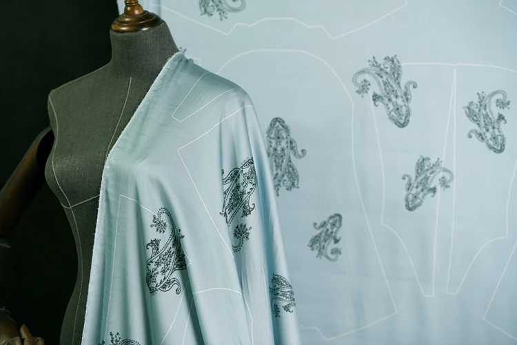 

Небесно-Голубой шёлковый эластичная двойная атласная ткань Joe для женского платья, сделай сам, шитье 17 Момми, 100% шелк, ширина 140 см, бесплатна...