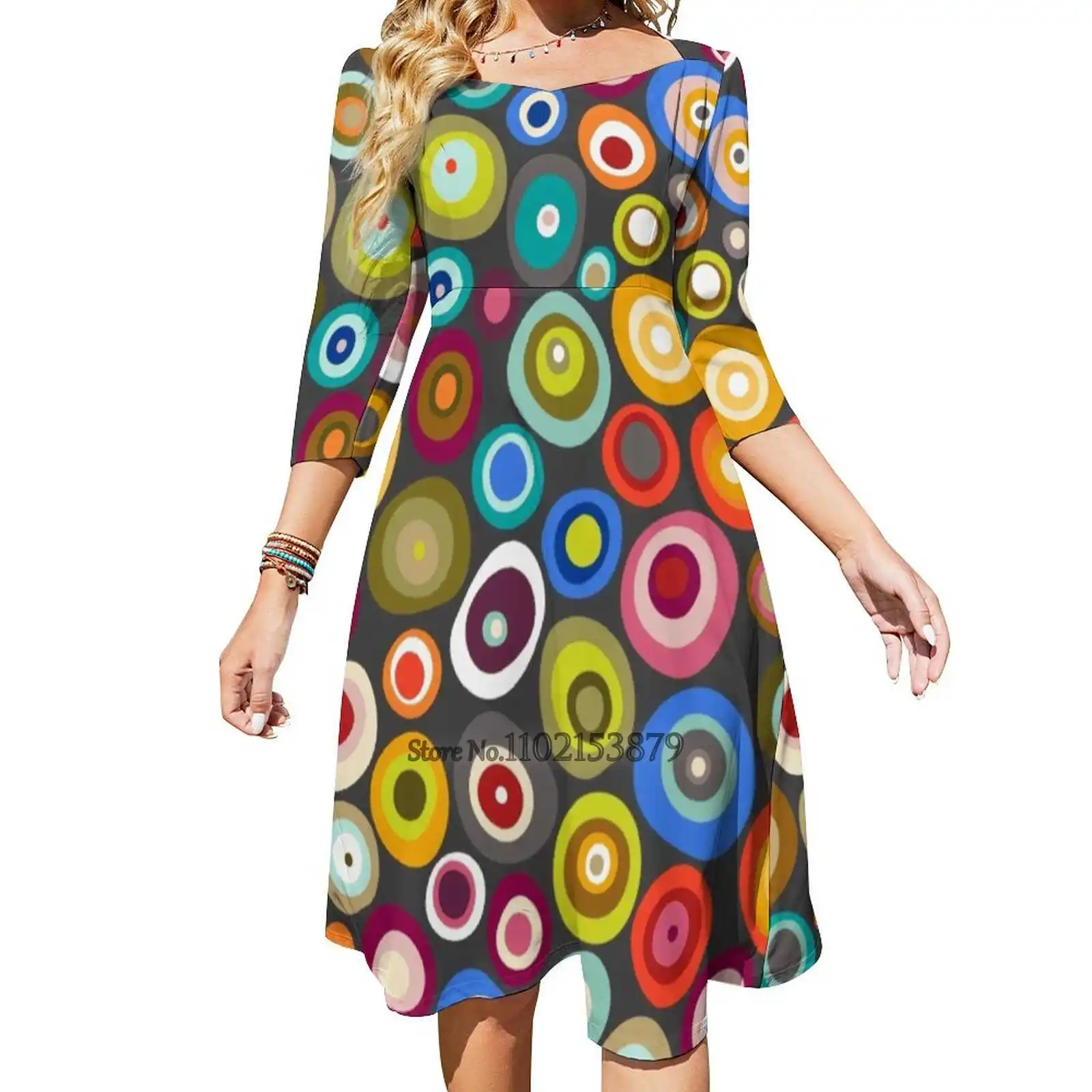 

Платье-миди с открытой спиной, квадратным вырезом и геометрическим рисунком