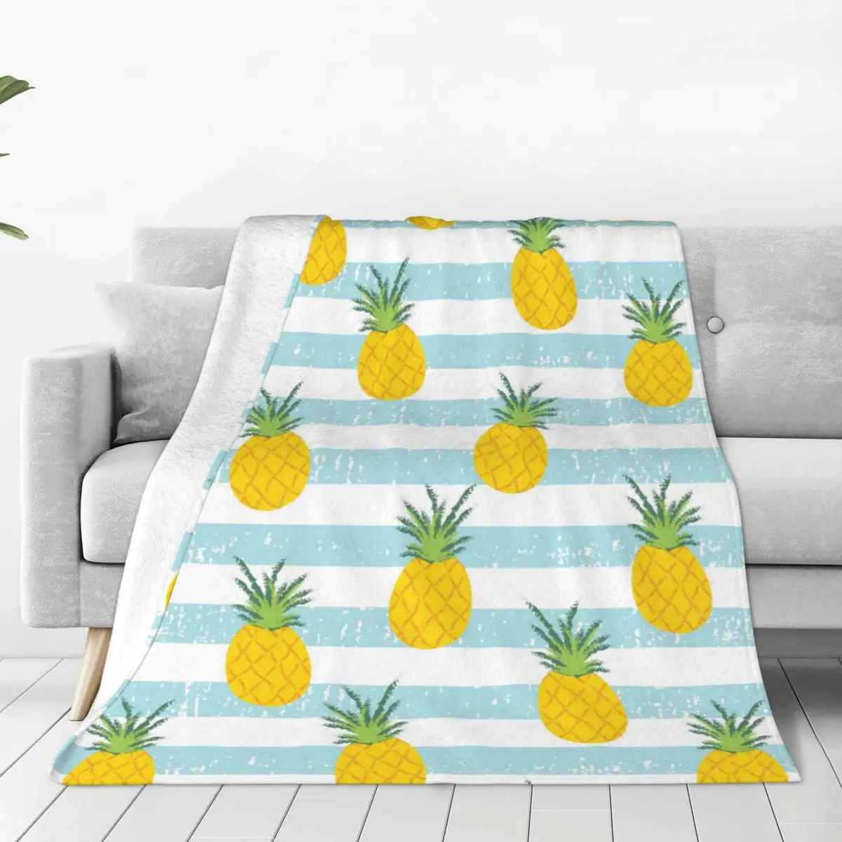 

Summer Fresh Pineapple Blankets Fleece Summer Air Conditioning Super Soft Throw Blanket for Sofa Travel Plush Thin Quilt