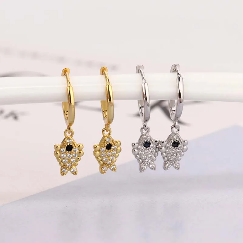 

Paved CZ Zircon Fish Charm Hoop Earrings for Women 2022 Trend Crystal Fish Pendant Circle Earrings Jewelry Brincos Accessories