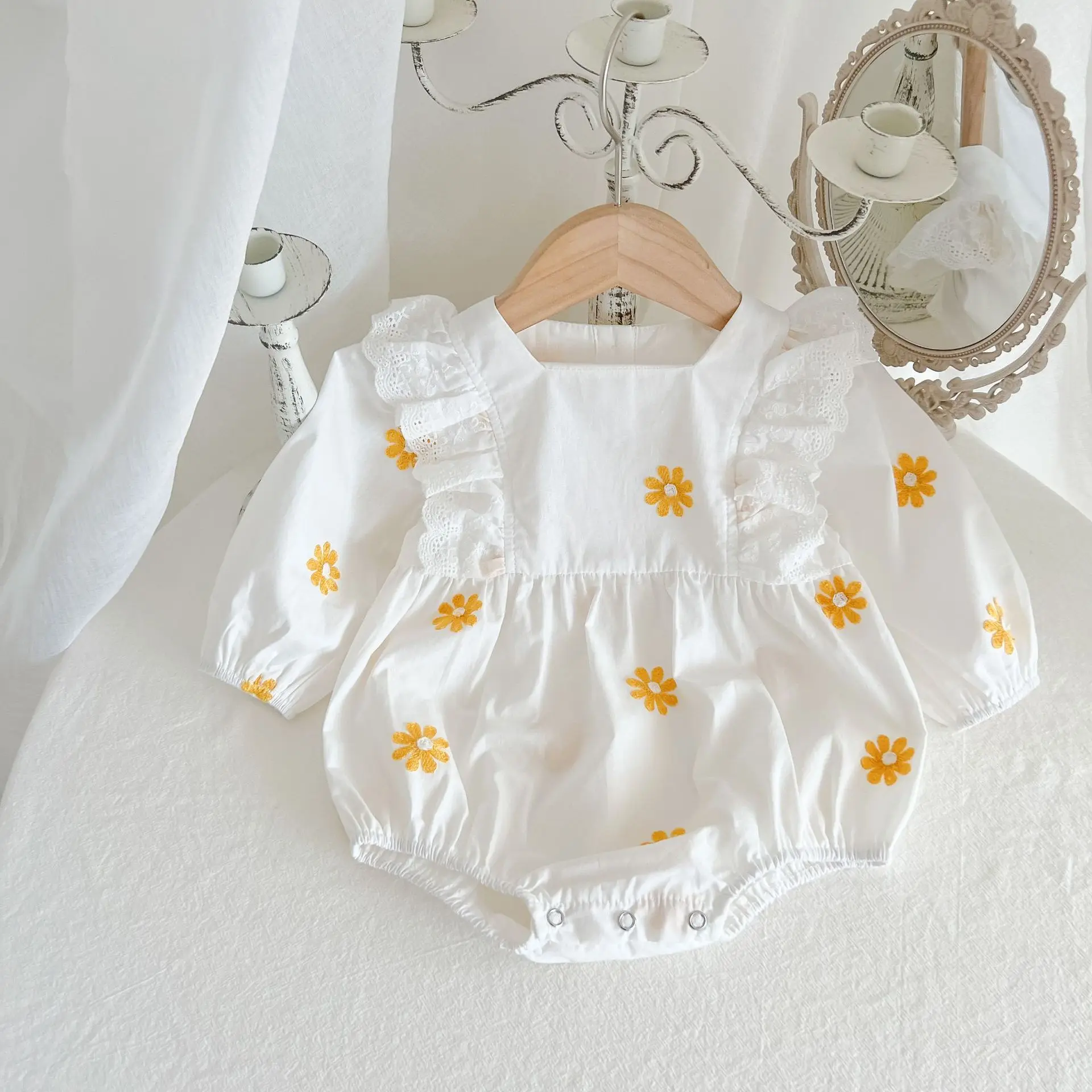 

Ins 2023 Autumn Baby Girls Romper Cotton Daisy Embroidery Broder Infant Girls Bodysuit Long Sleeve Sweet Toddler Girls Jumpsuit