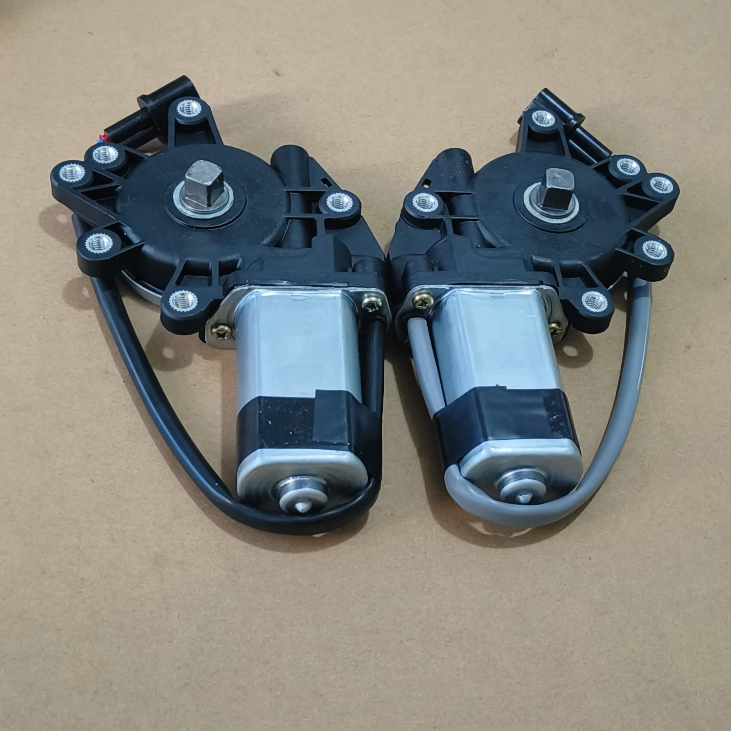 Фото Подходит для двигателя стеклоподъемника модели Nissan 80731-8991A 80730-8991A №1