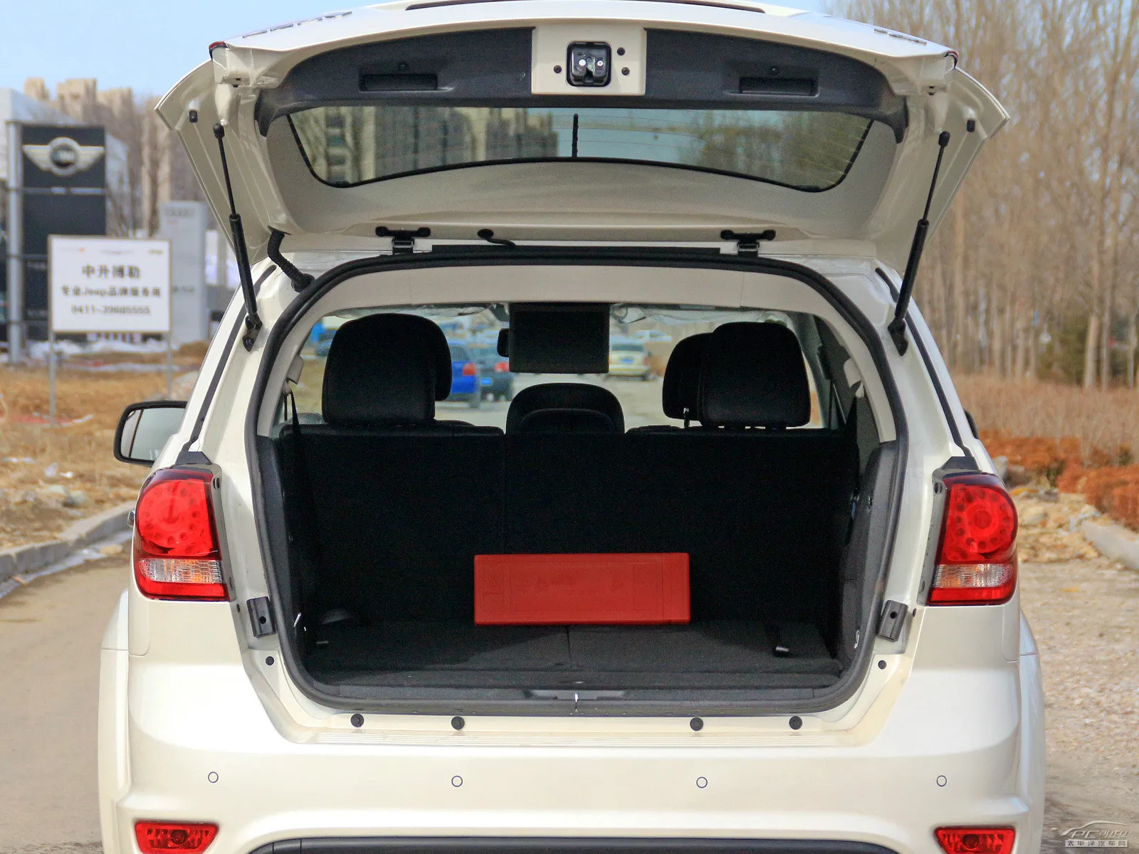 

Для Dodge Journey 2009-2020 задняя дверь багажника, подъемник багажника, поддерживает газовые стойки, пружины, амортизаторы, гидравлический стержень 68101213AA