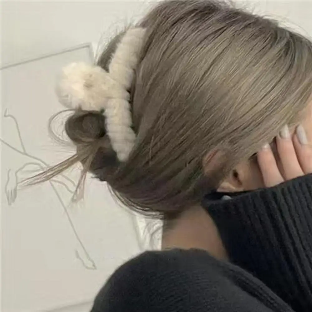 

Fashion Non-slip Solid Color Korean Style Soft Plush Large Hair Clip Hair Accessories Large Hair Clip Large Hair Clip