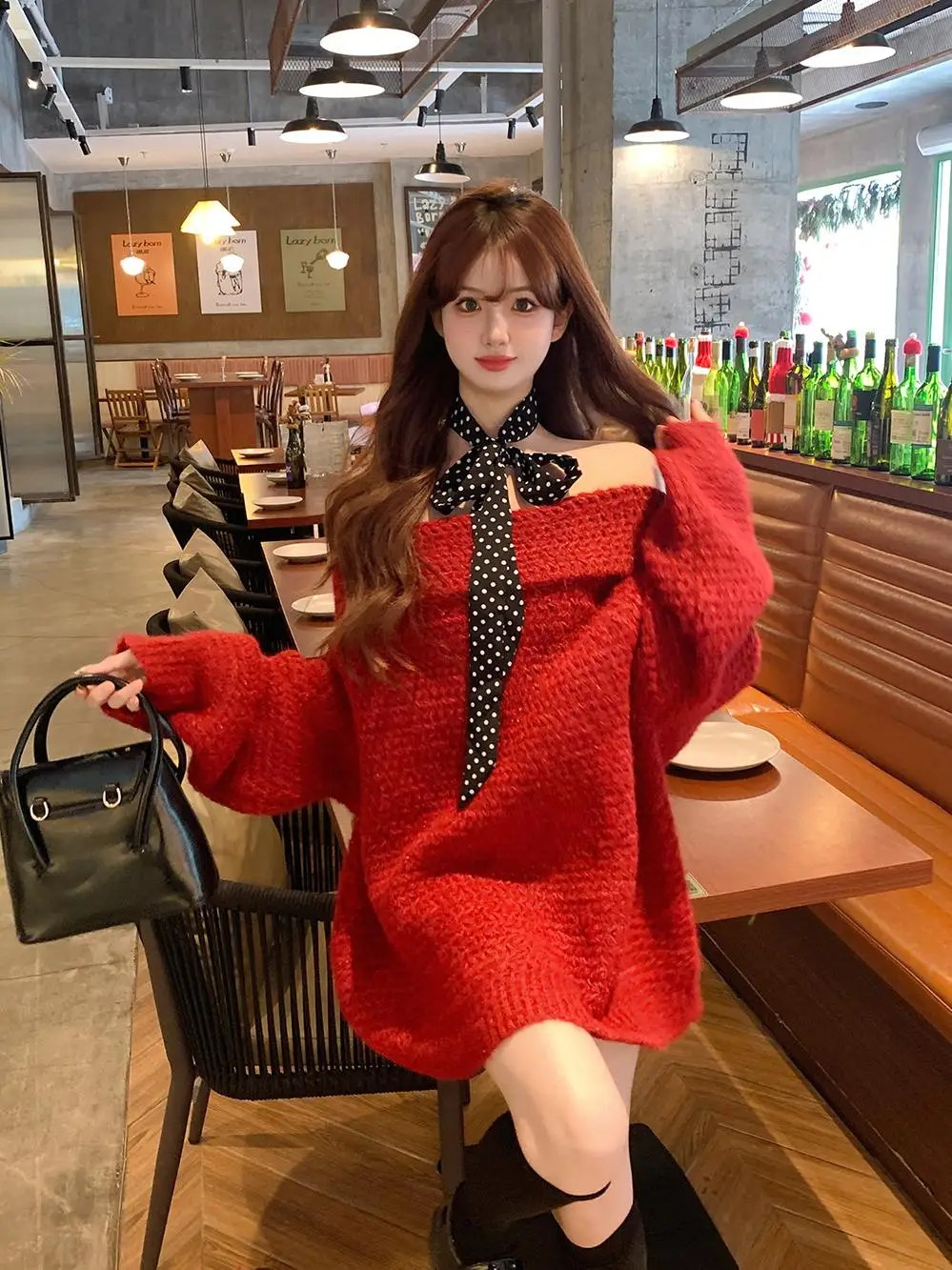 Рождественский красный вязаный свитер средней длины с открытыми плечами женский