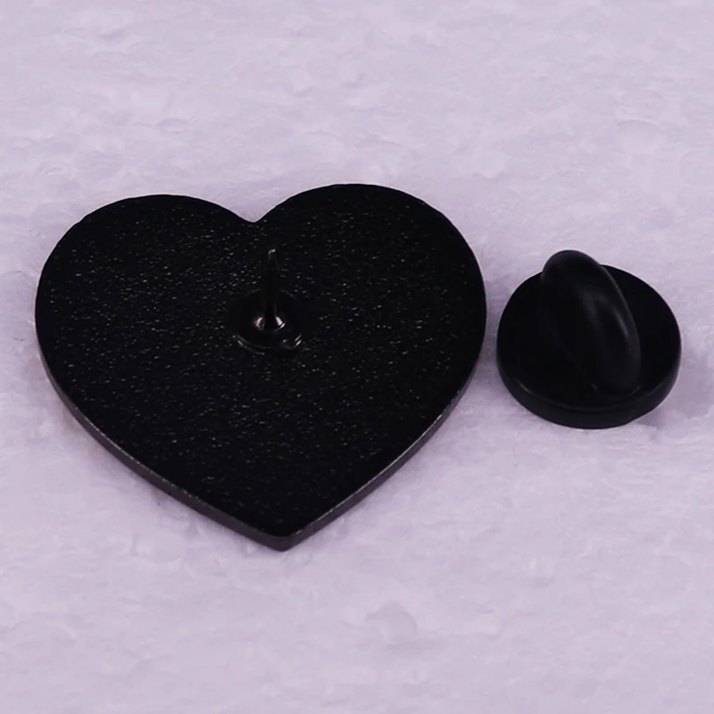 Фото Эмалированная булавка One Love Heart Bobs Значок в стиле Марли Подарки Музыкальные украшения в стиле регги №2