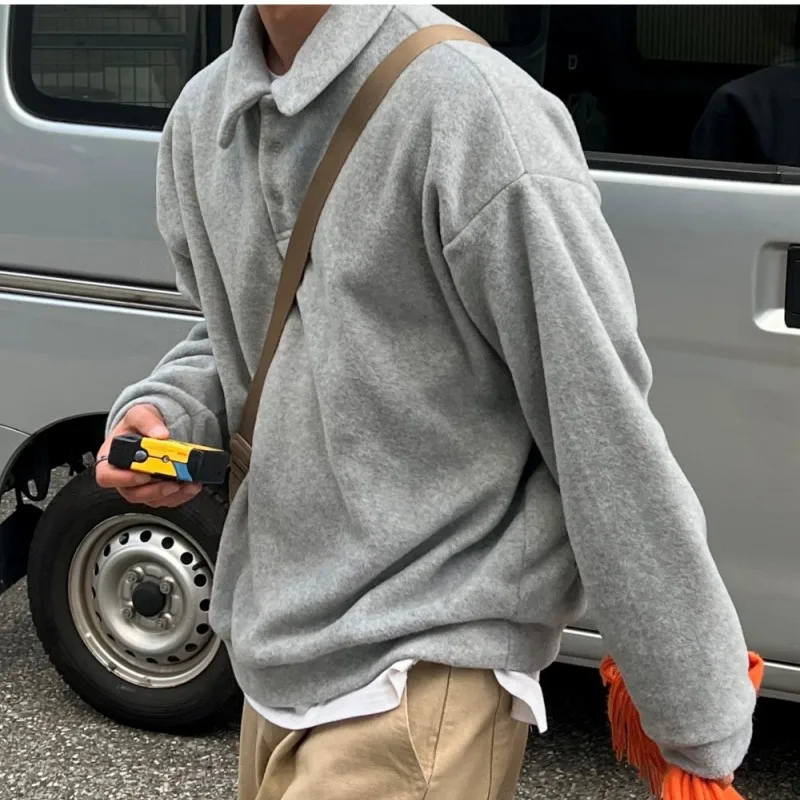 

Свитшот унисекс зимний однотонный с отложным воротником и графическим принтом