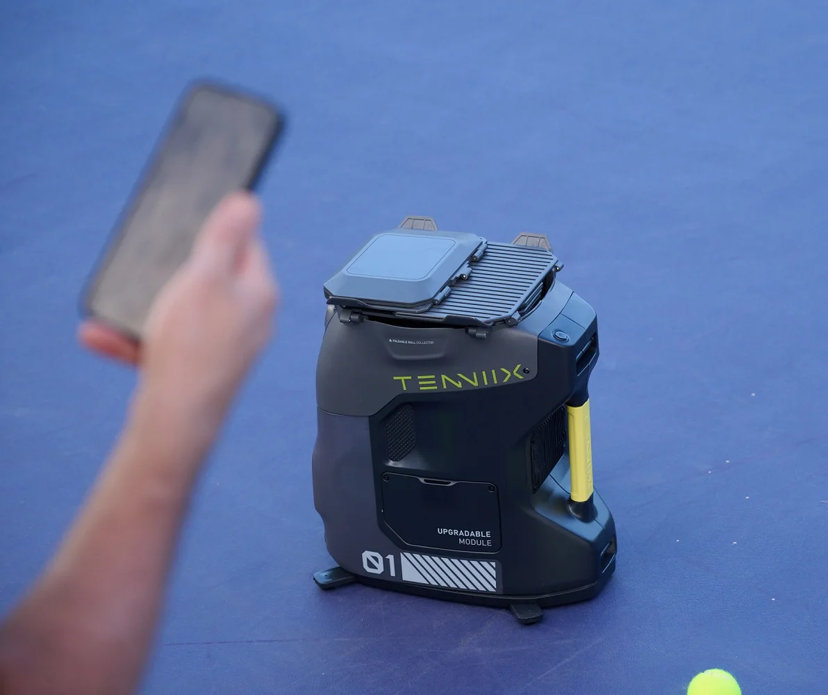 Фото Теннисный тренажер Tenniix: Робот-тренер с голосовым управлением для отработки ударов и подачи мячей №3