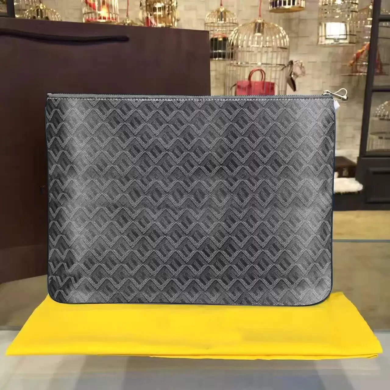 Réplica de Louis Vuitton para mujer Lock It flat mule a la venta con precio  barato en la tienda de bolsos falsos