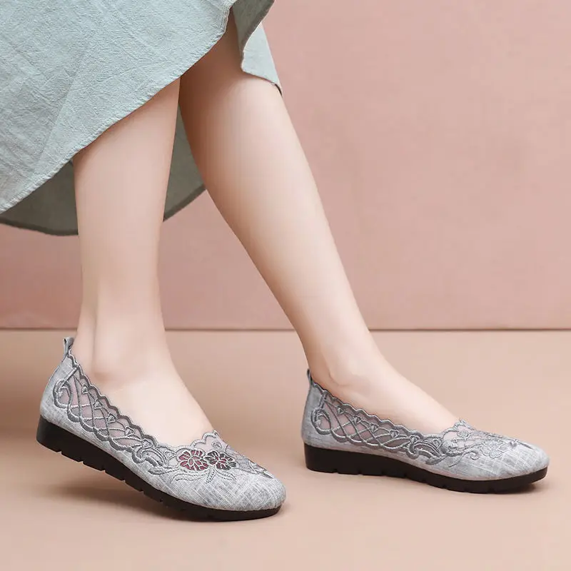 2023 New summer Female Retro Embroidered Ballet Shoes Women Flats Shoes Breathable Mesh Canvas Hanfu Flats Shoes Ladies