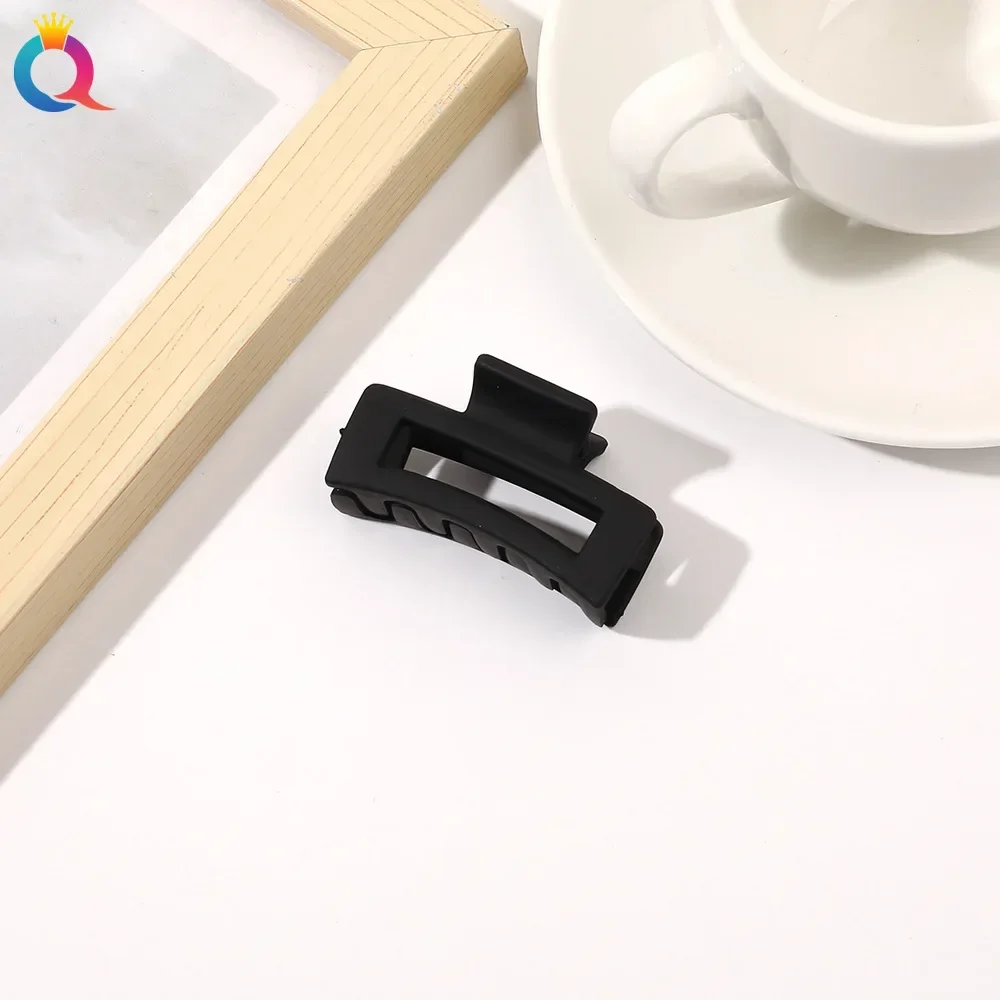 4.5cm Small Grab Clip Ladies Simple Matte Hair Ornament Cute Girl Crab Korean Fashion Solid Color Square Jewelry