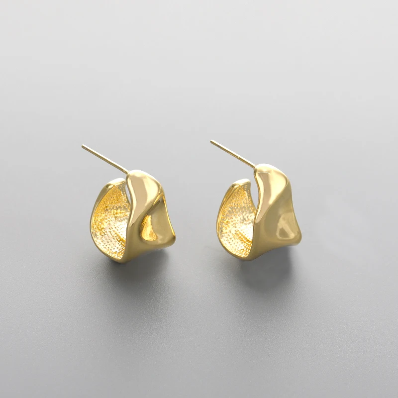 

Женские серьги-гвоздики из серебра 2023 пробы