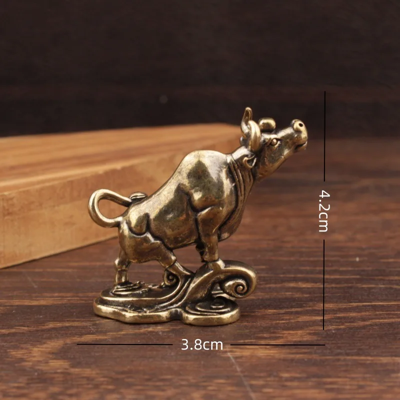 

Медная статуэтка быка