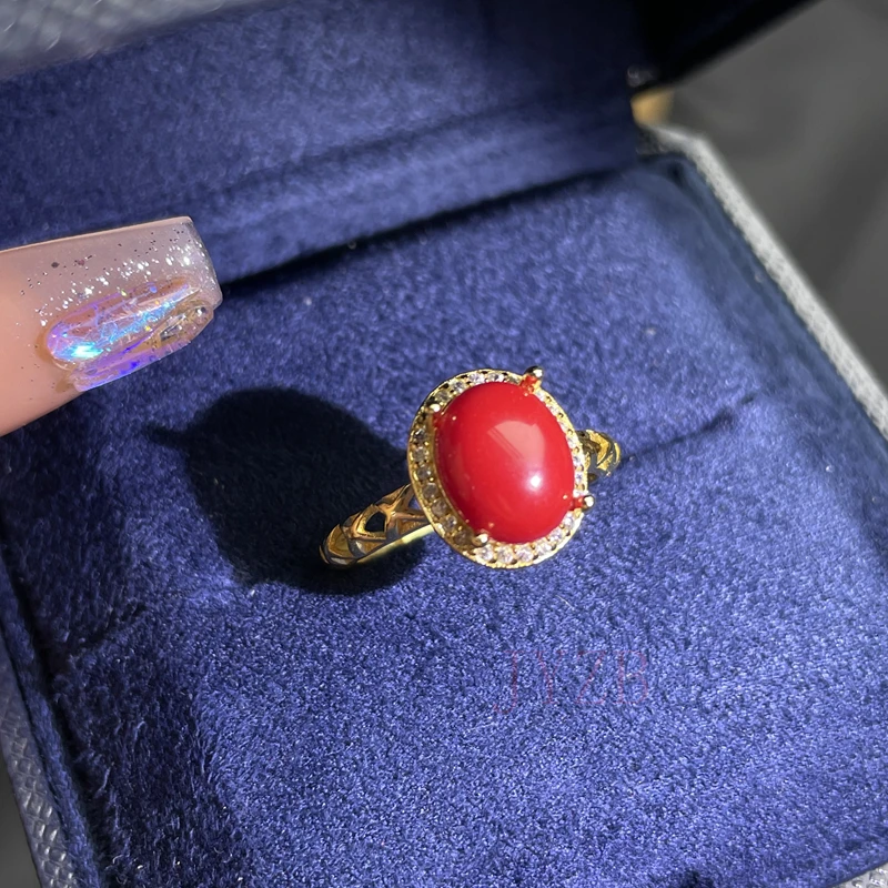 Элегантное женское обручальное кольцо с натуральным кораллом и серебром S925