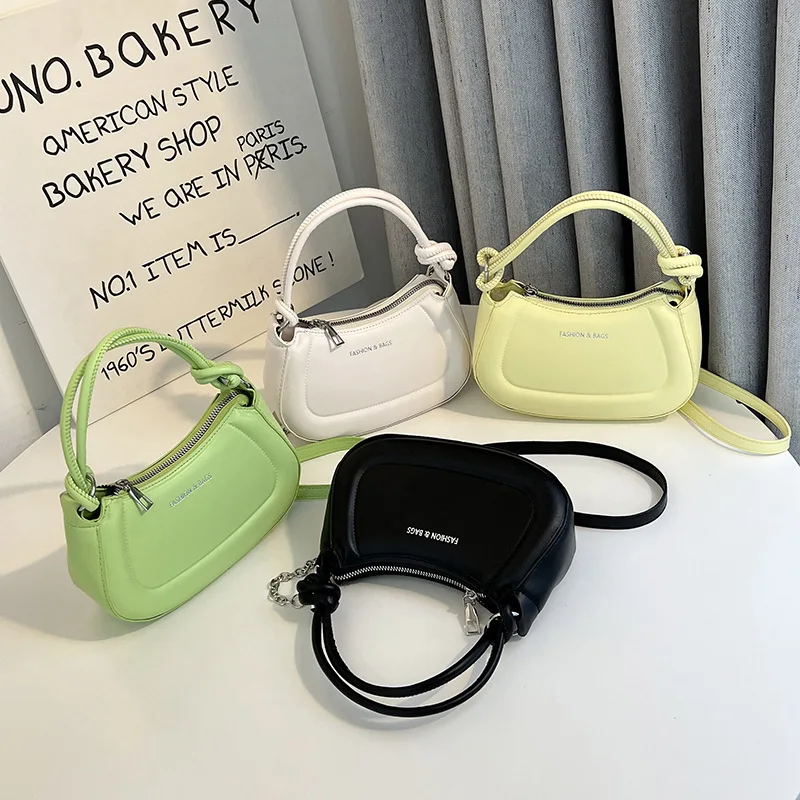 

One Shoulder Bags For Women Large Capacity Chains PU Leather Female Solid Travel Versatile Handbags Spring/Summer