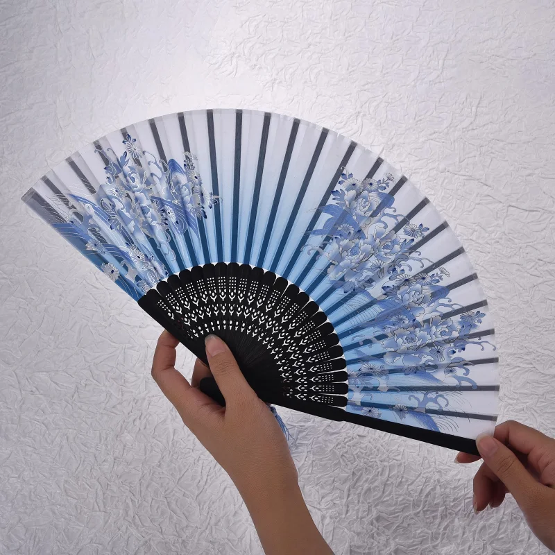 

2022 New Vintage Style Silk Folding Fan Chinese Japanese Pattern Art Craft Gift Home Decoration Ornaments Dance Hand Fan