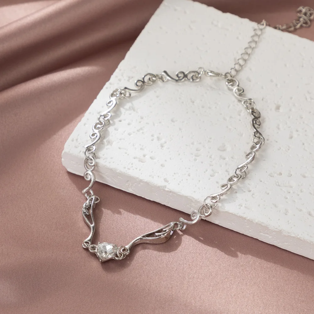 

Niche Design Versatile Angel Wings Heart Zircon Pendant Necklace For Women Fashion Trend Ladies Party Gift Jewelry Wholesale