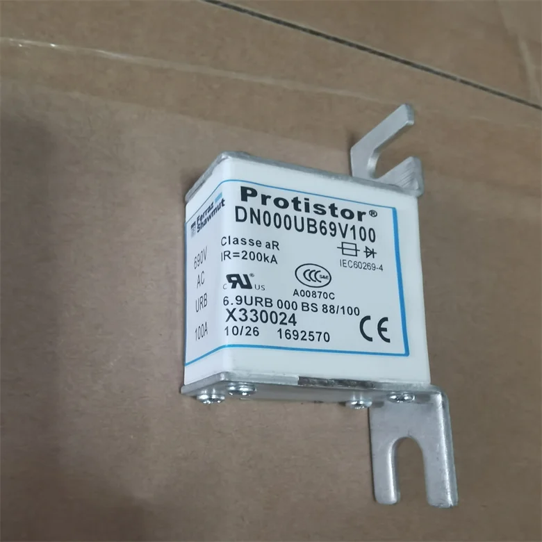 

DN000UB69V100 Новые Предохранители