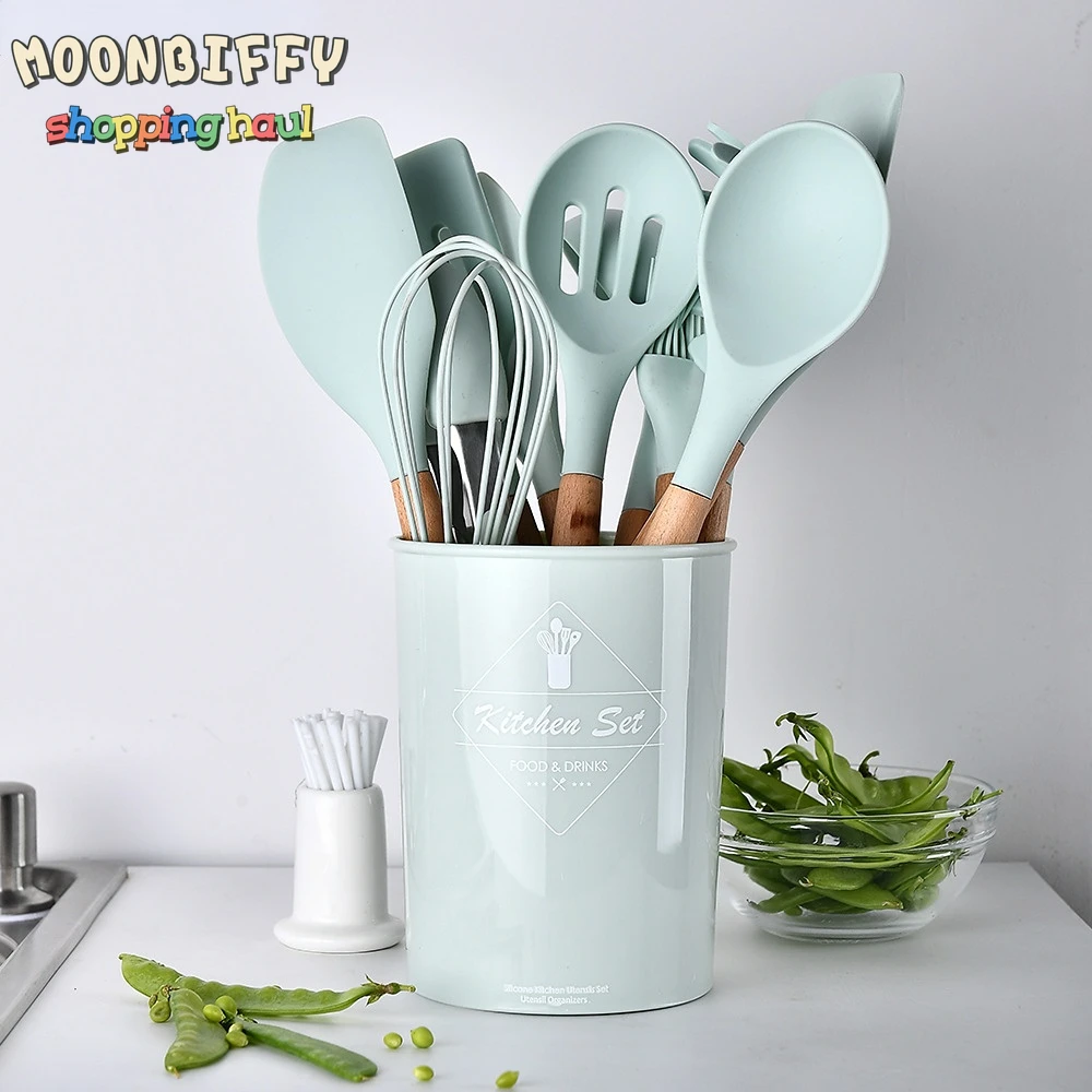 

12 Piece Storage Bucket Wooden Handle Silicone Kitchenware Cookware Set Non Stick Spatula Egg Beater Kitchen Cooking Tool