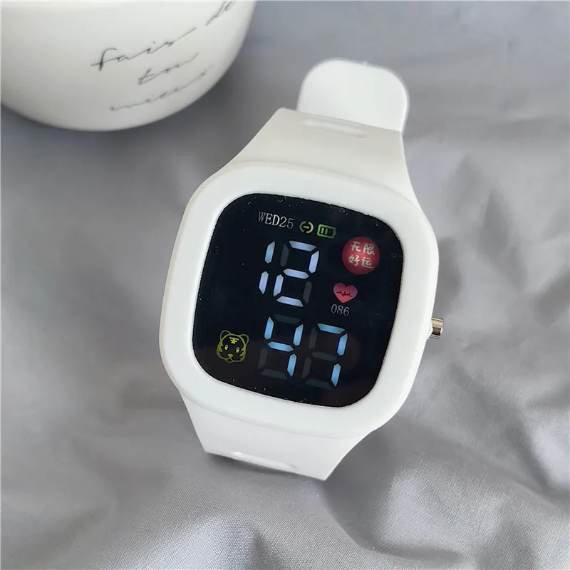 

Fashion Square Quartz LED Luminous Dial Casual Wrist Watches Rubber Strap Fashionable Clock Waterproof Wristwatch for Women