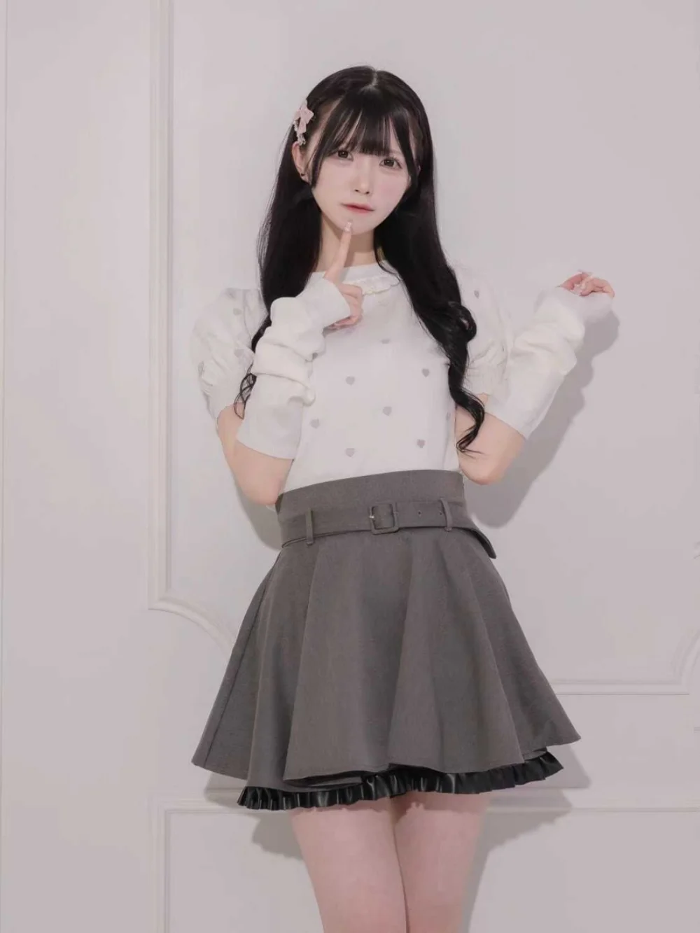 Короткий облегающий пуловер с круглым вырезом и рукавами-фонариками