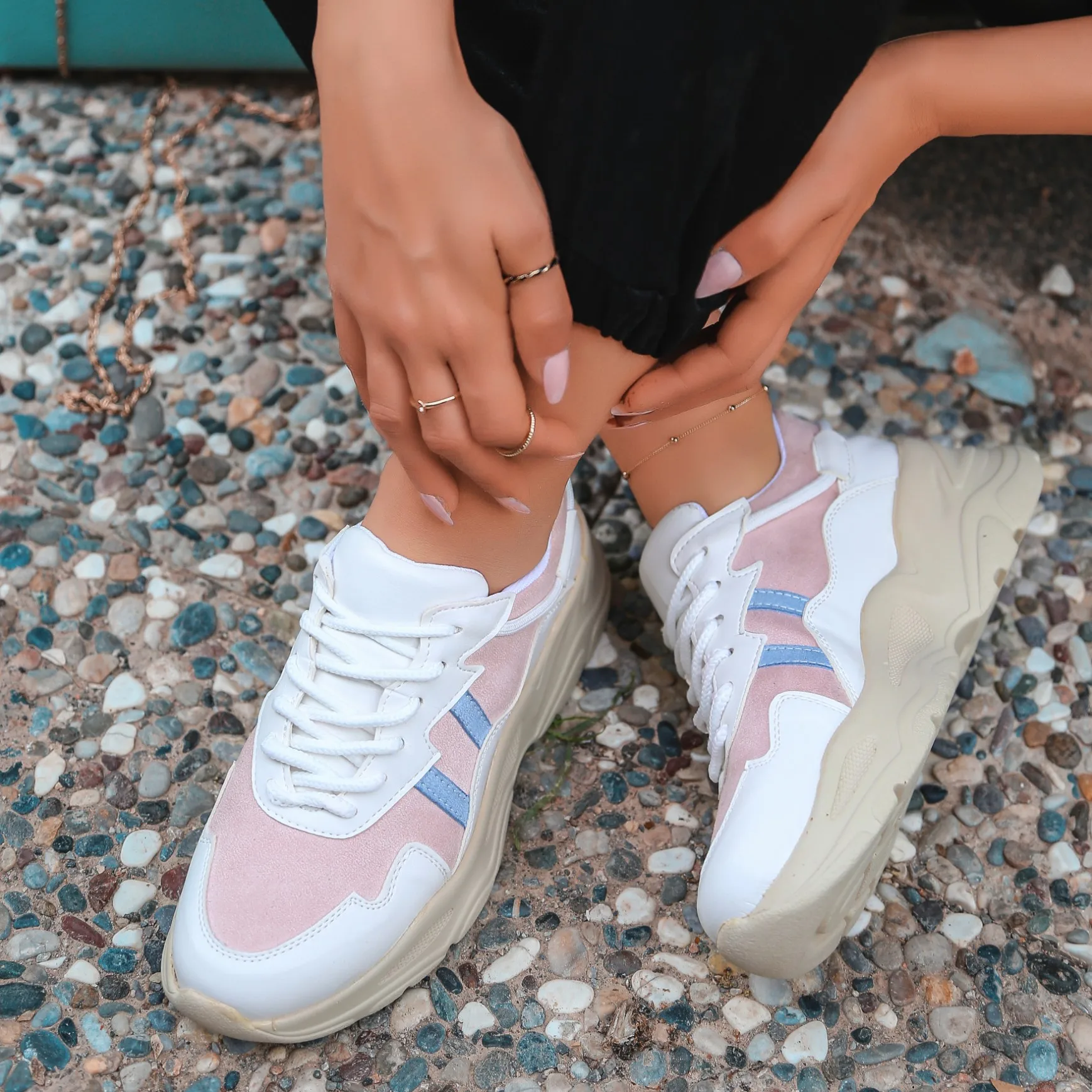 

Atil White Skin Powder Detailed Sports Shoes