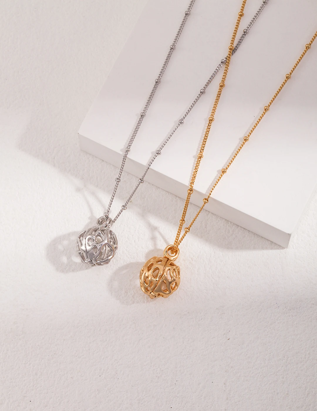 

Women's Sterling Silver Lantern Collection Necklace