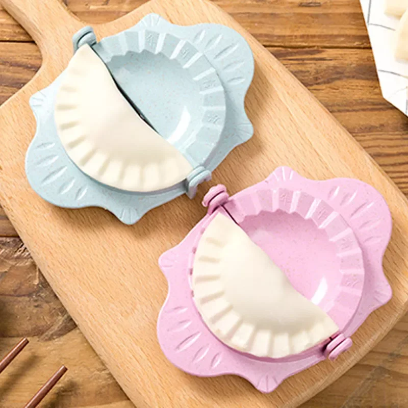 

2022New Baking Tools Dumpling Mold Clips PP Wheat Straw Portable Dumpling Maker Device 1Pcs Jiaozi Pierogi Mold Kitchen Accessor