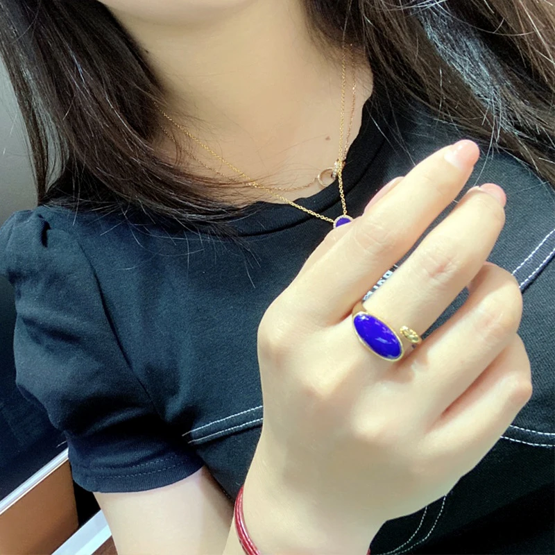 Женское кольцо из серебра 925 пробы с лазуритом