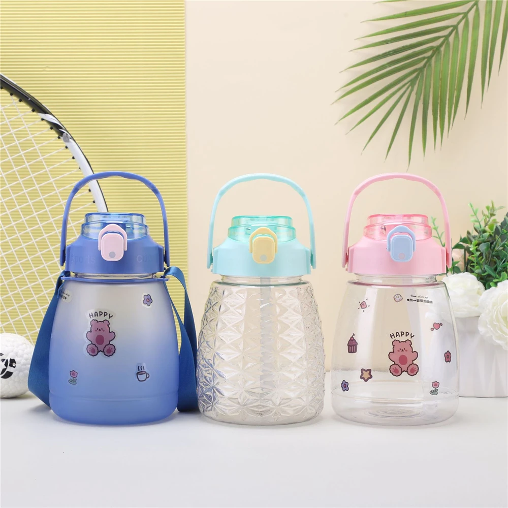 

1300 мл Kawaii, бутылка для воды большой емкости, переносная Спортивная бутылка Straw, кувшин для воды с наклейками, бутылки для напитков, подарок