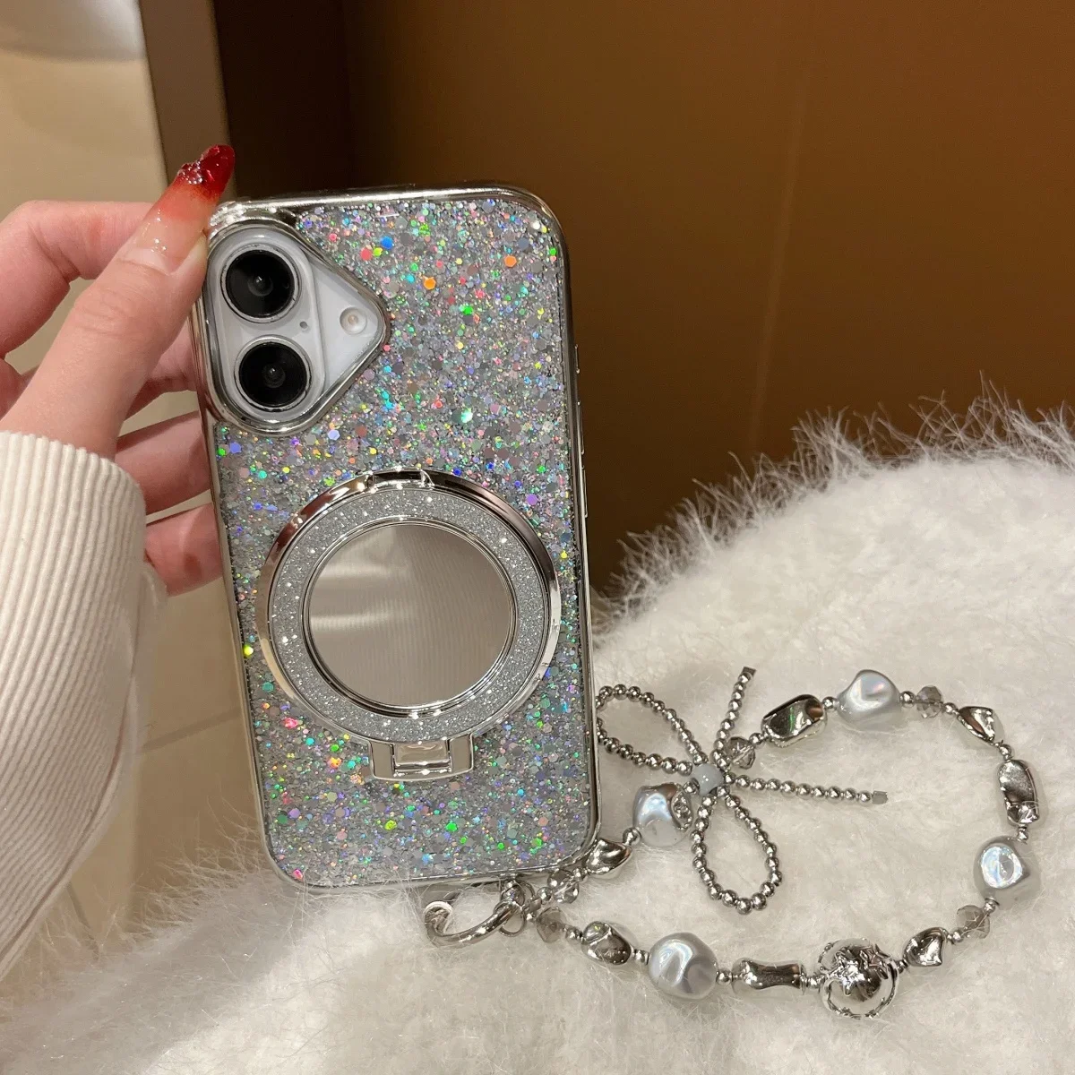 Luxury circular makeup mirror with a sense of high quality and an invisible stand suitable for iPhone 16 15 Pro Max pho