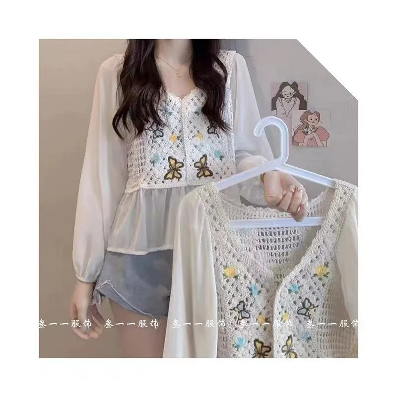 

Autumn female hollow out gentle wind loose 2022 New Jersey small fresh long sleeve top