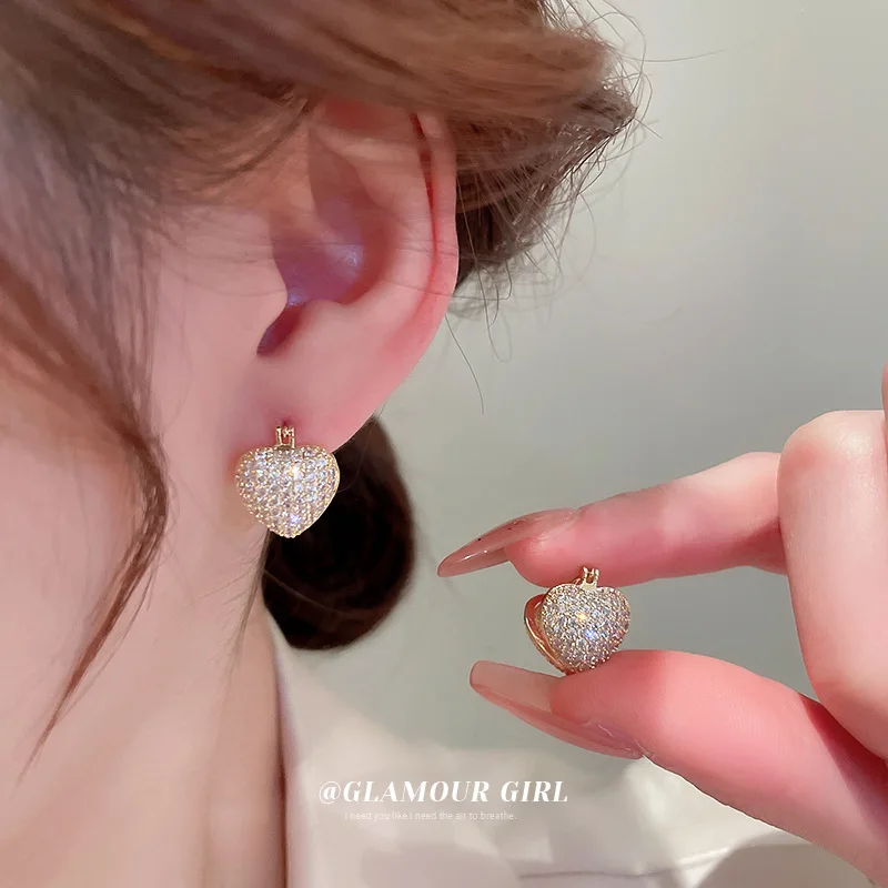 

Real Gold Electroplated Zircon Small Love Heart Earrings